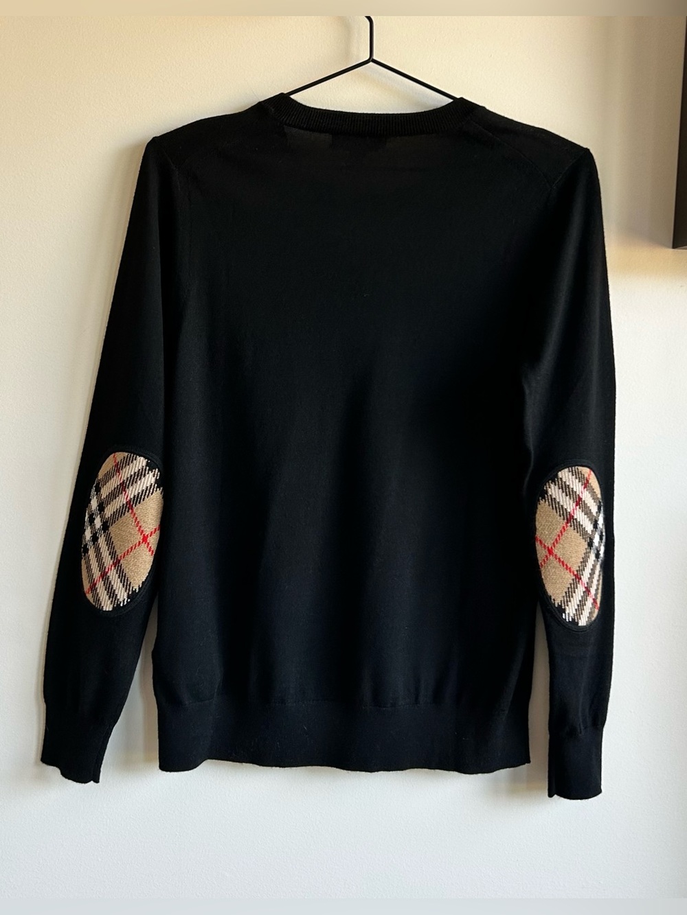 *Like New* Burberry 100% Merino Wool Sweater with Iconic Check Elbow Patches - Picture 3 of 6